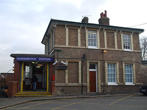 Snaresbrook tube station